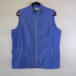 Chicos Zenergy Golf Size 2 L Zip Front Embossed Animal Print Vest